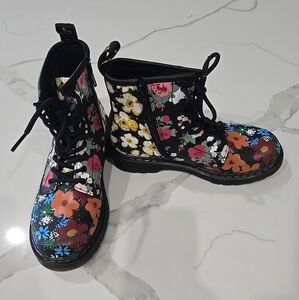 Dr. Martens 1460 Pascal Floral Mash-up Womens 5 boot